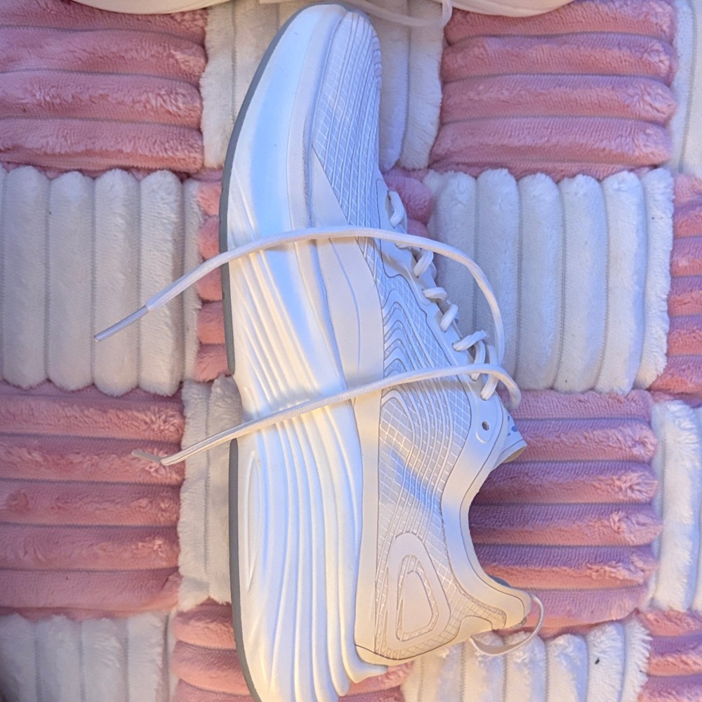 APL Women's Cream Athletic Shoes
